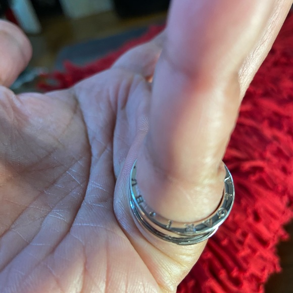 Ring - Picture 5 of 8